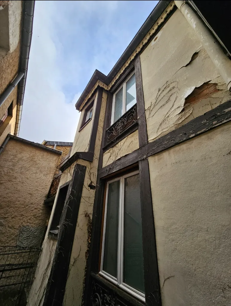 Välivaade - Renovable Apartment Building in Metz Centre