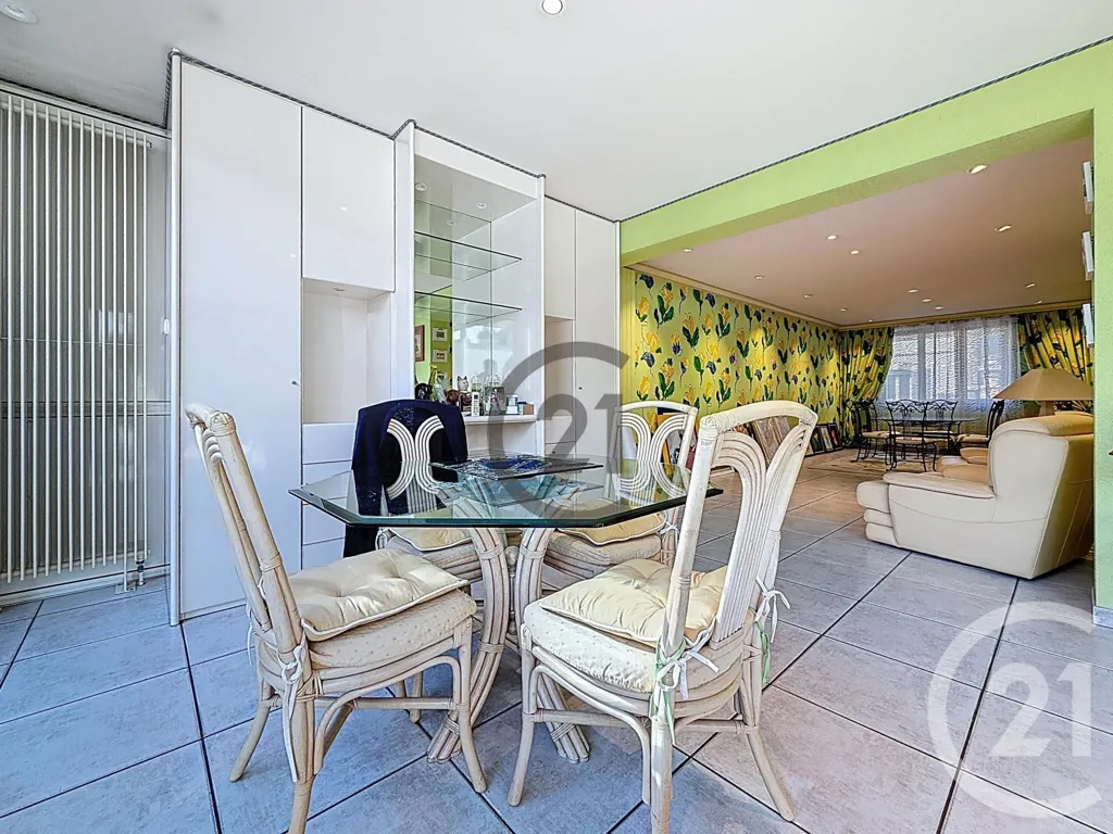Salle à manger - Maison avec Deux Bâtiments à Sainte-Savine