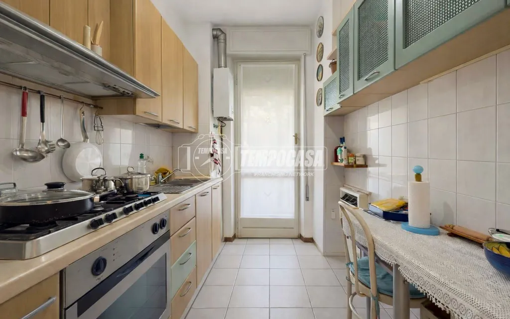 Kitchen - Trilocale with Lake View in Mantua
