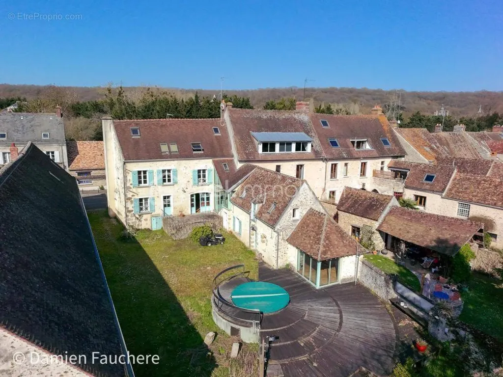 Vue aérienne - Demeure de Caractère en Deux Habitations à Sainte-Mesme
