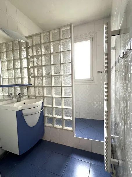 Salles de bain - Appartement 5 Pièces avec Terrasse à Angers