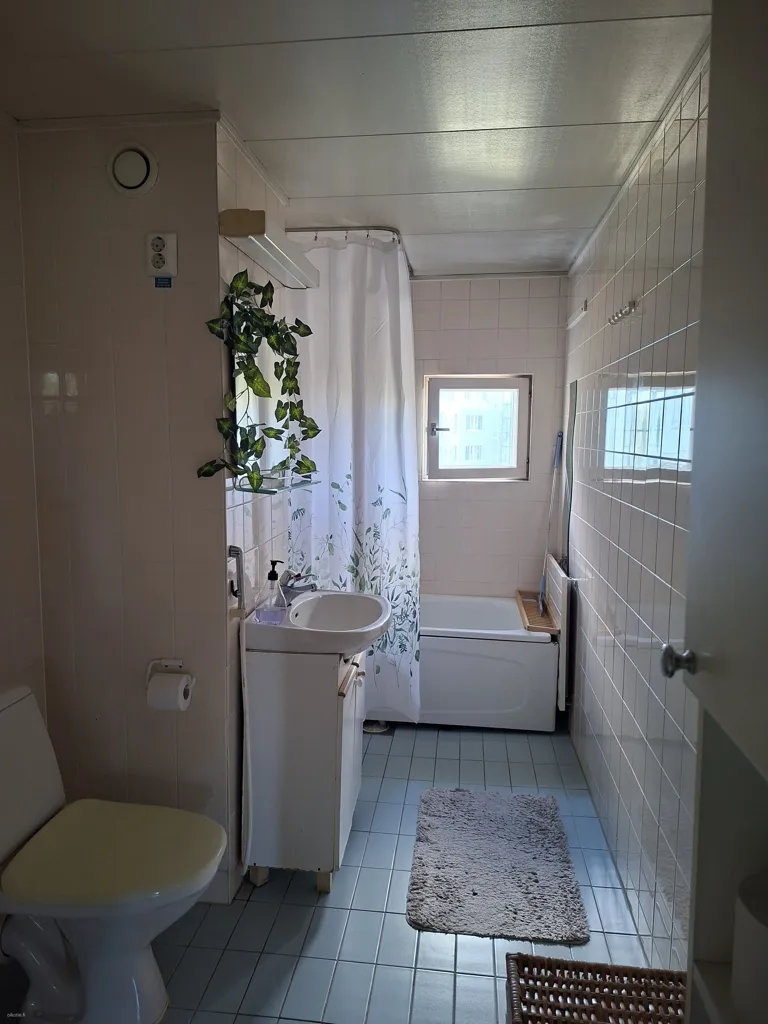 Vannitoad - Bright Apartment with Balcony in Rastila, Helsinki