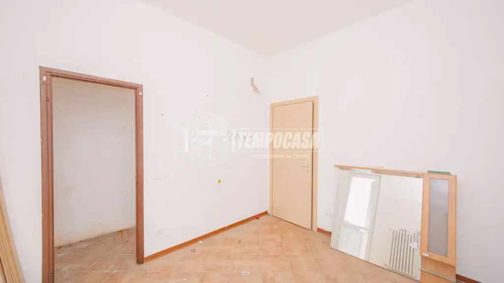 Pièces - Spacious Triplex with Balcony in Vigevano