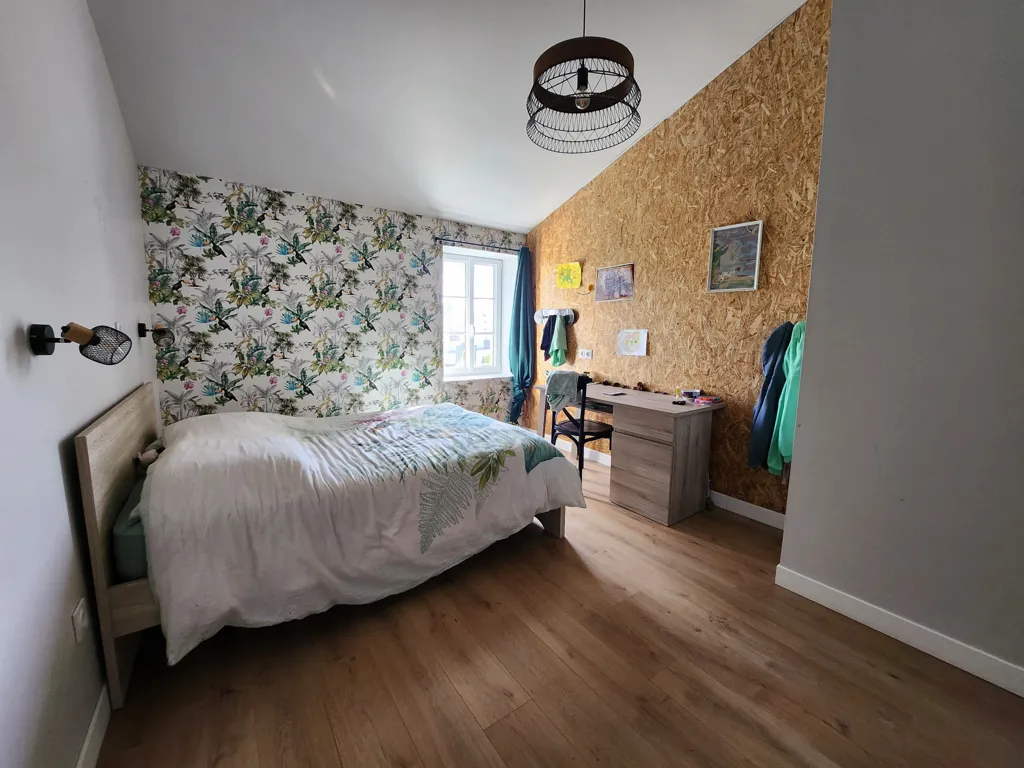 Chambres - Maison en pierre rénovée avec grange à Sainte Gemme la Plaine