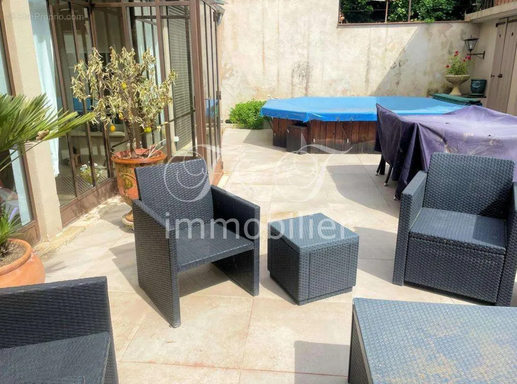 Terrasse - Maison de Charme avec Piscine près du Centre-Ville