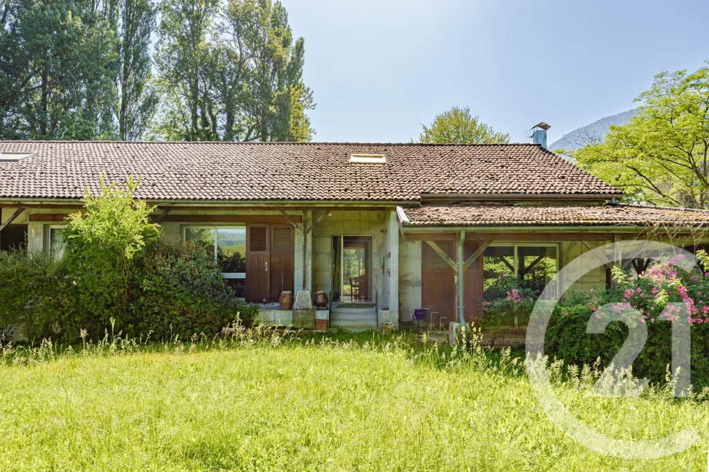 Exterior - 5-Piece House with Garden in Tullins