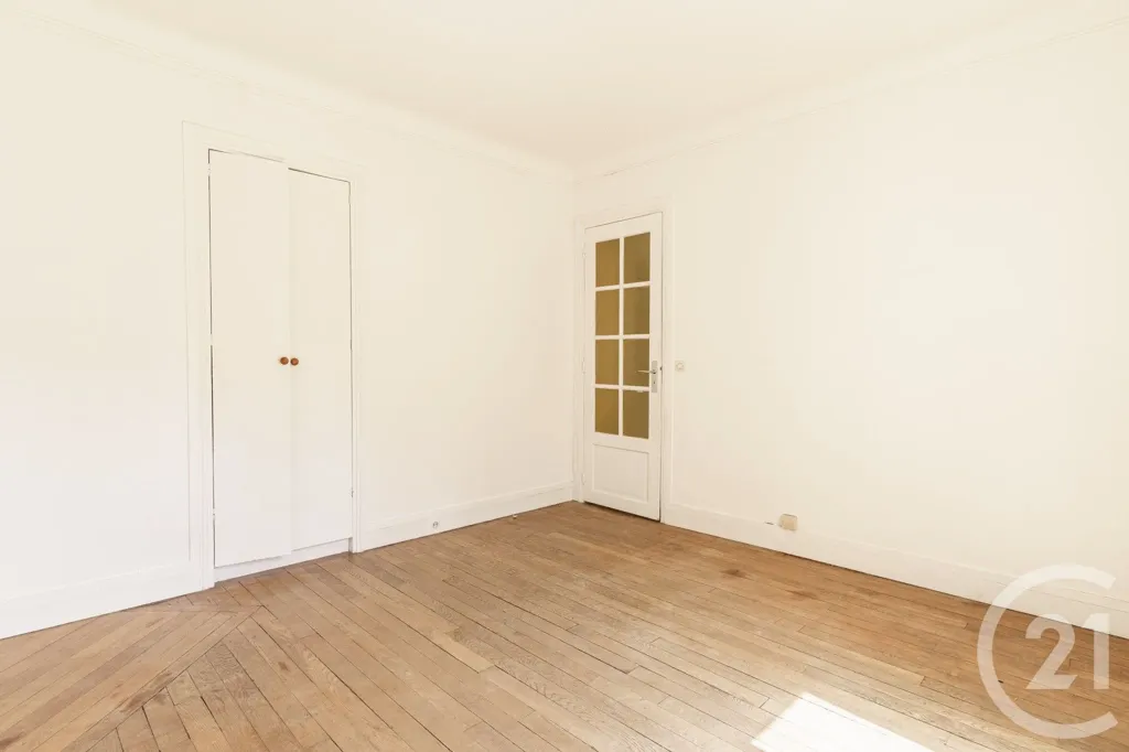 Pièces - Appartement Familial avec Moulures à Paris 19ème