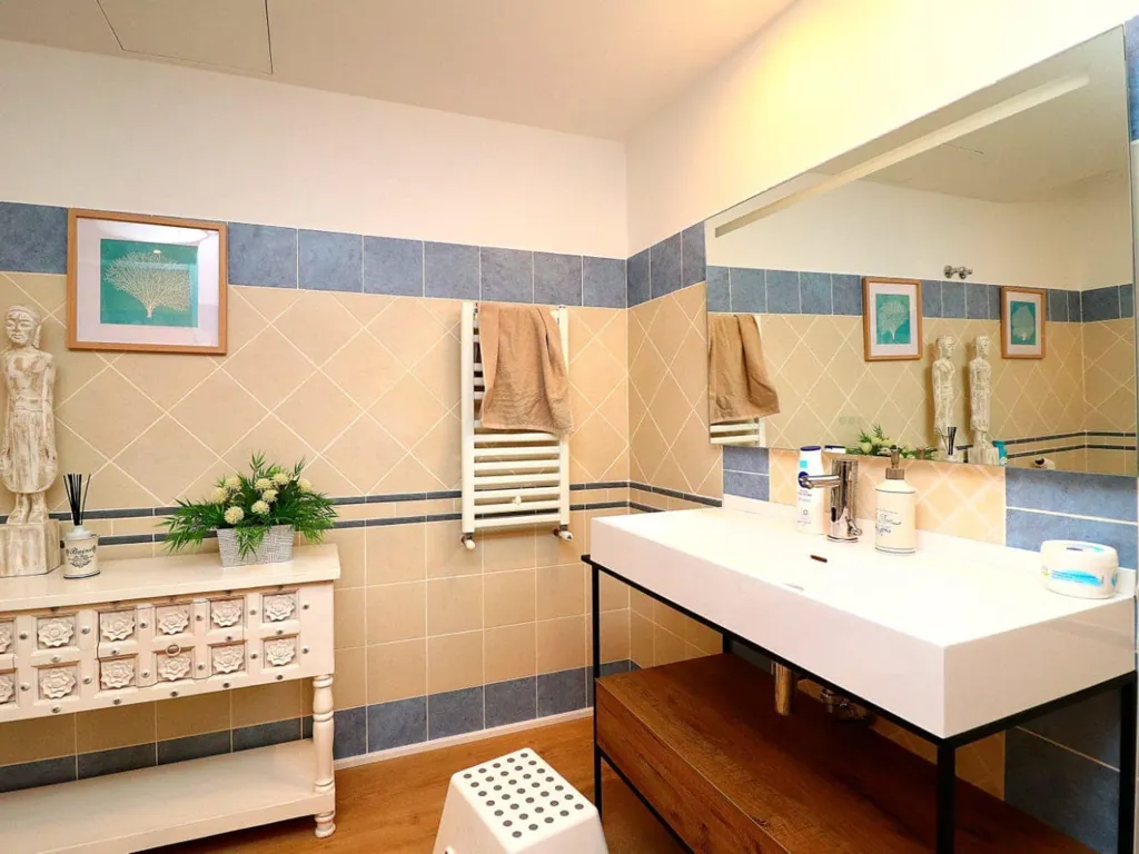Bathrooms - Luxury Villa with Pool in Playas de Orihuela