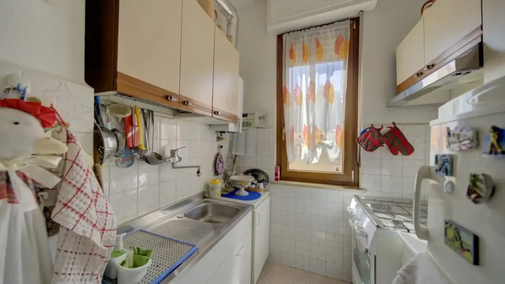 Köök - Partially Rented Flat with Balcony in Rivalta di Torino