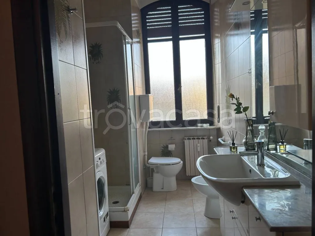 Bathrooms - 1934 Apartment with Balconies in Turin