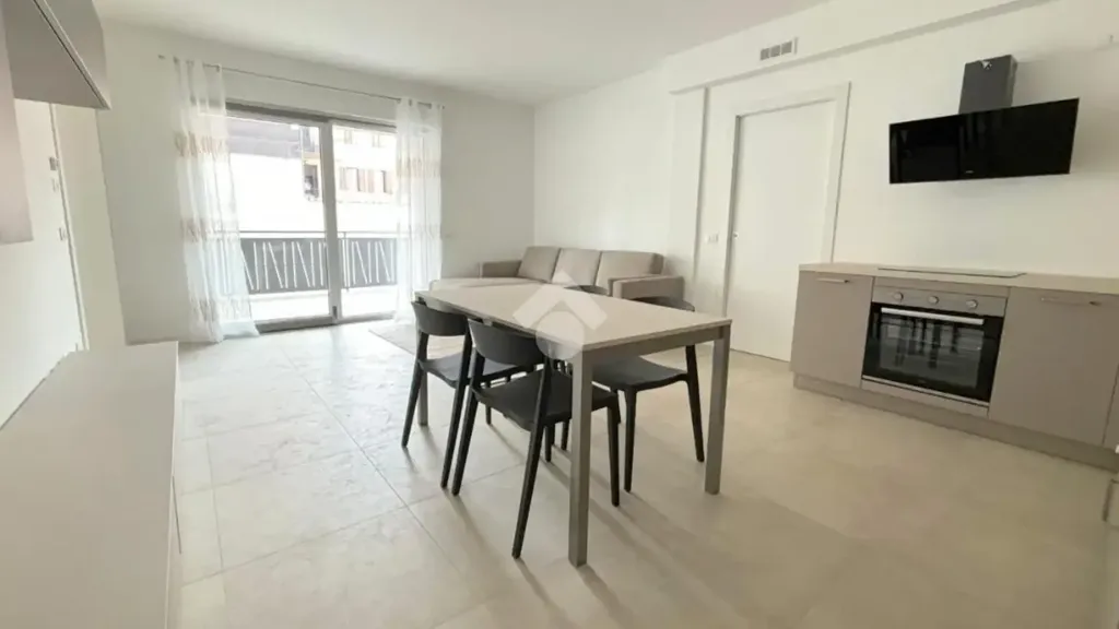 Salle à manger - New Triplex with Garden in Carpenedolo
