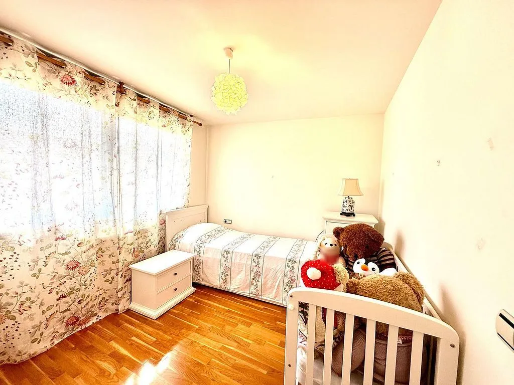 Bedrooms - Terraced Semi-Detached House in Aranguren