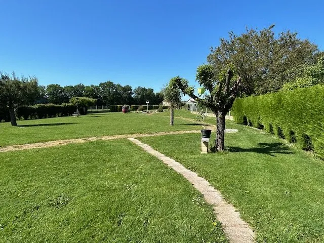 Jardin - Maison de Caractère avec Jardin dans Environnement Calme