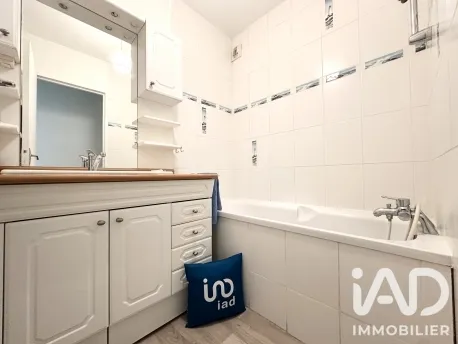 Bagni - Secure 4-Bedroom Apartment with Balcony in Gonesse