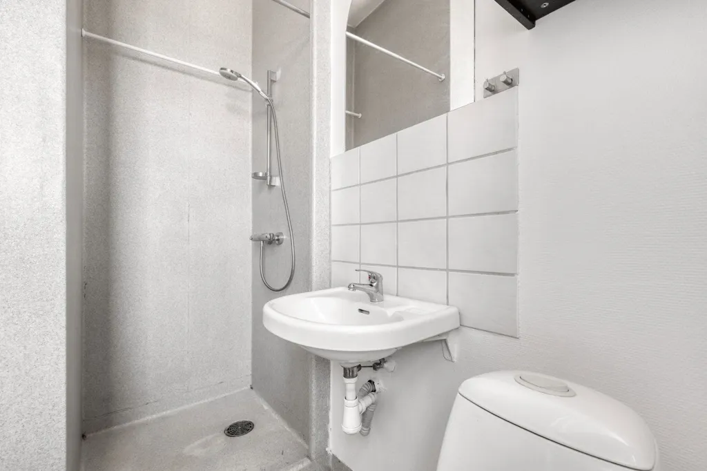 Bagni - Classic 2-Bedroom Apartment with Courtyard in Centre