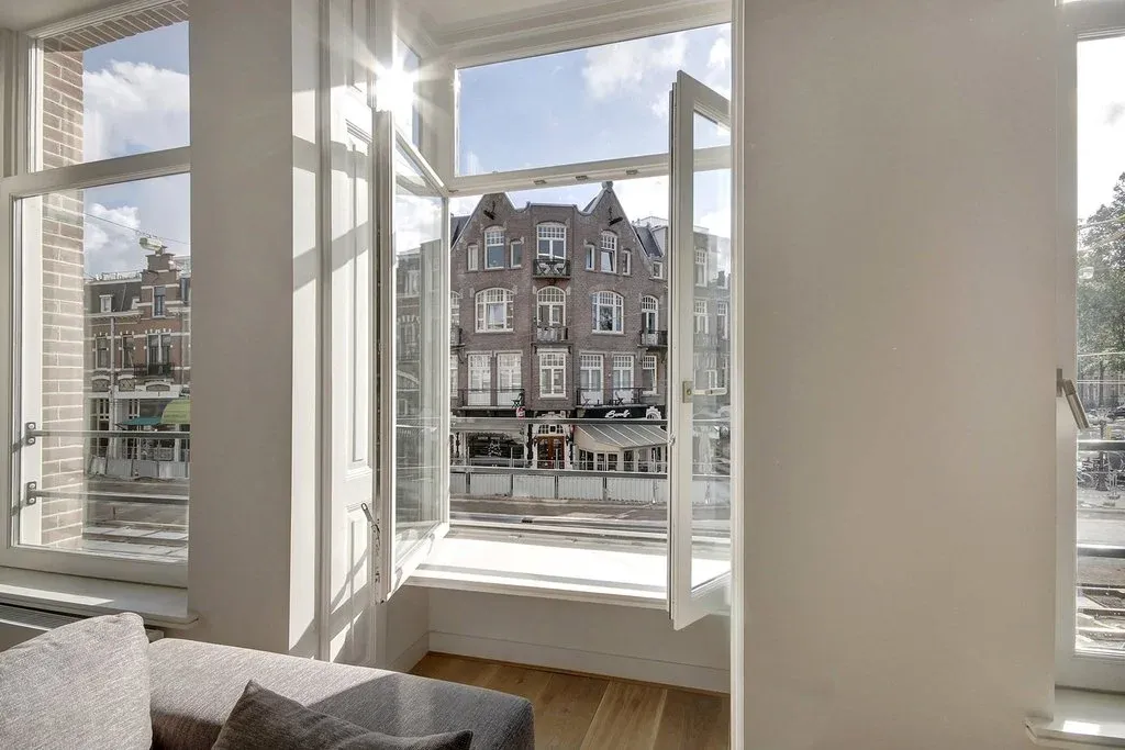 Séjour - Renovated Apartment with Terrace in Amsterdam