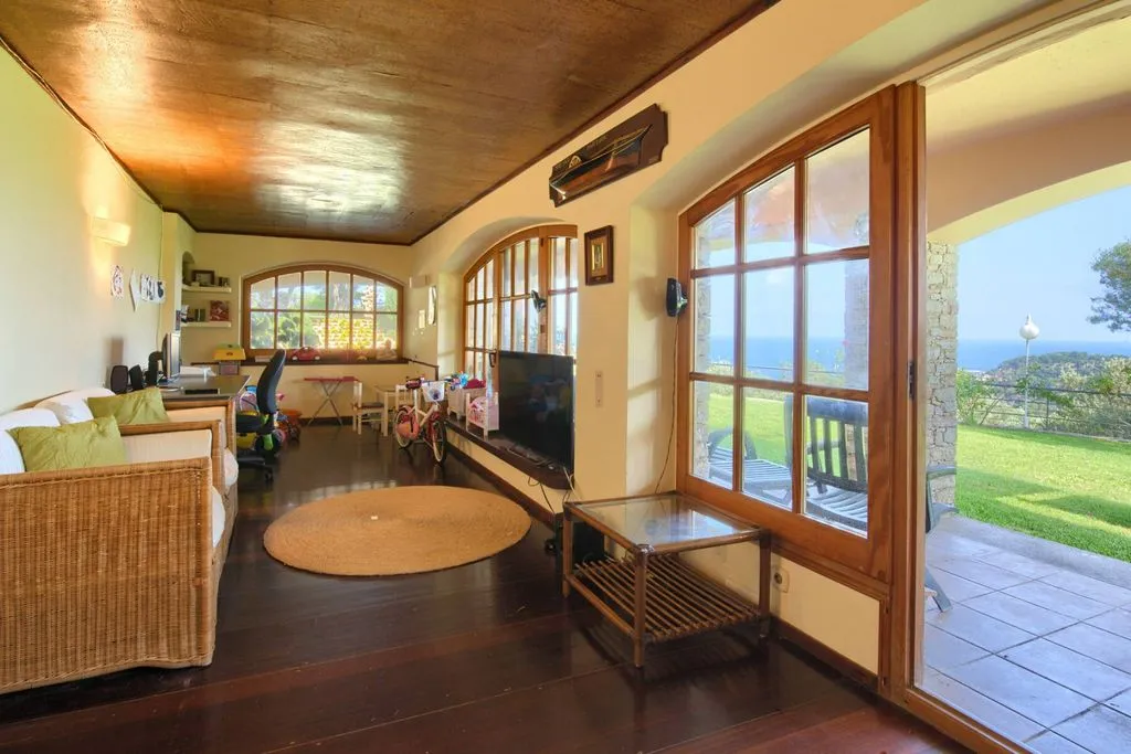 Living Room - Mediterranean House with Sea Views in Begur