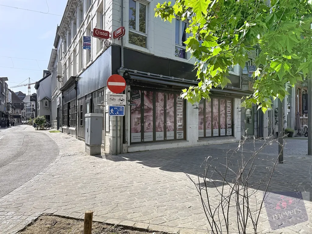 Extérieur - Pavillon Commercial avec Terrasse à Hasselt