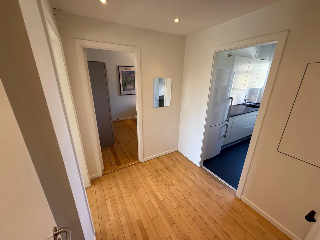 Esik - Private Room in Shared Apartment, Hyltebjerg Allé
