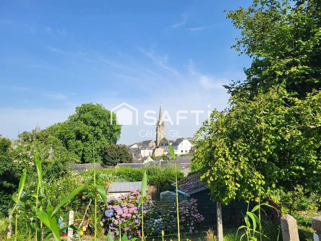 Giardino - Character House with Garden in Josselin