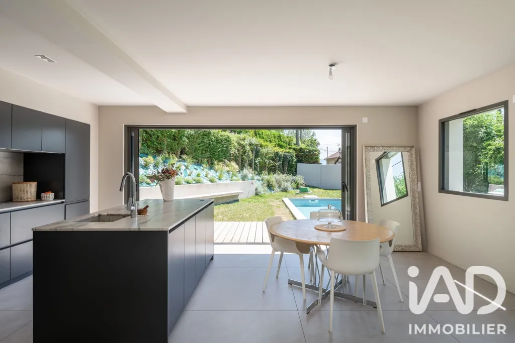 Cucina - Contemporary House with Pool in Saint-Martin-Le-Vinoux