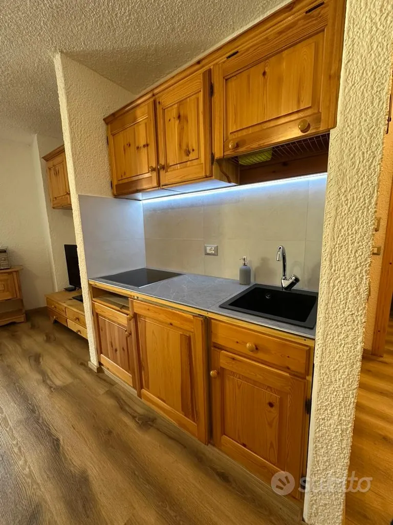 Cuisine - Rustic-Modern Flat in Central Piazza, Malè