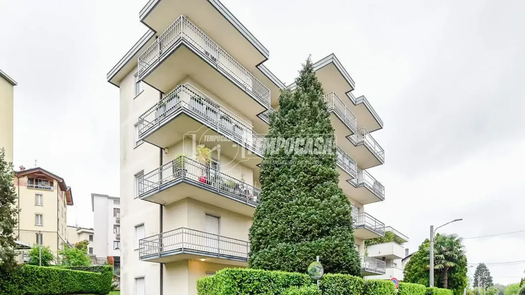 Välivaade - Quadrilocale with Terrace in Cantù