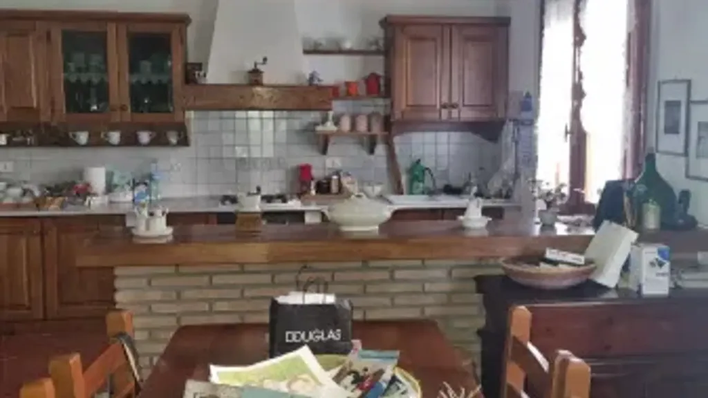 Cucina - Villa with Private Garden in Ravenna
