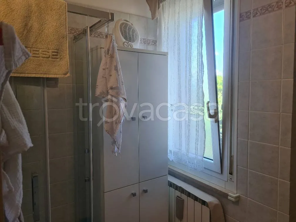 Bathrooms - Rustic Apartment with Balcony near Ravenna Coast