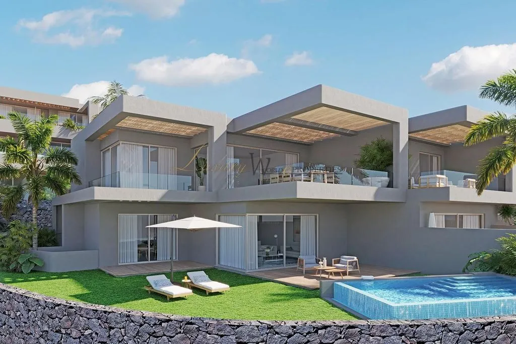 Luxury Penthouse with Private Pool in Rokabella