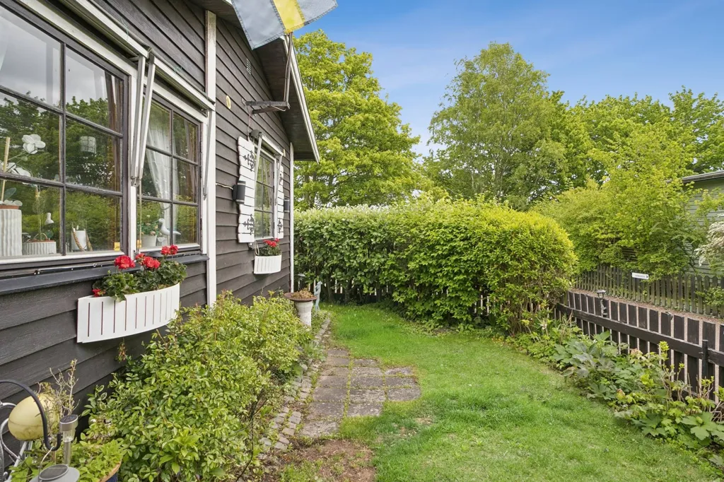 Aed - Cottage with Garden on West Coast
