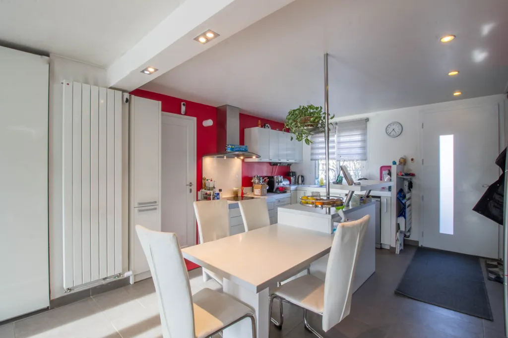 Sala da pranzo - Spacious House with Garden in Longjumeau