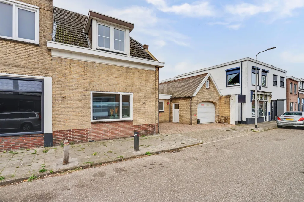 Exterior - Two-Storey House with Garden in Almelo