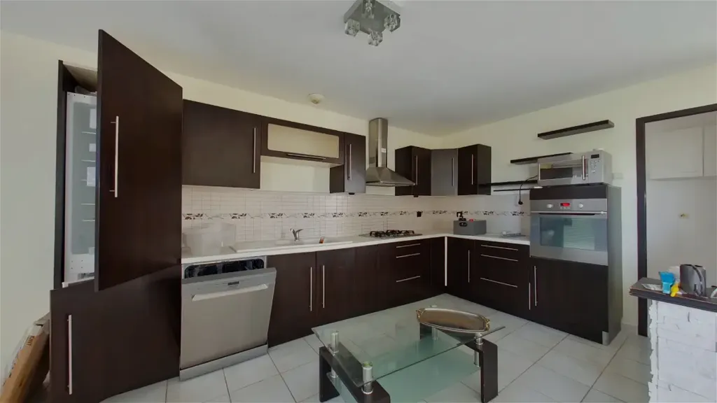 Cucina - Contemporary House with Garden in Vouillé