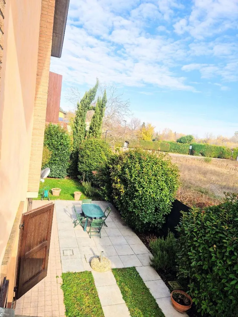 Giardino - Corner Semi-Detached Villa with Garden in Rubiera