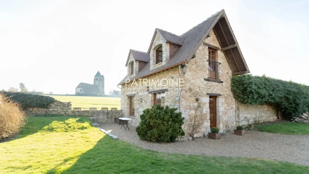 Välivaade - 13th Century Manor with Pool in Rambouillet