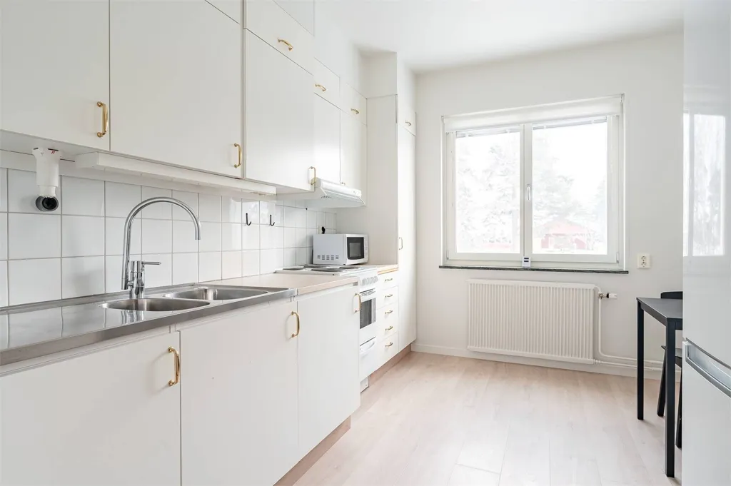 Köök - Apartment with West-Facing Balcony in Sandviken