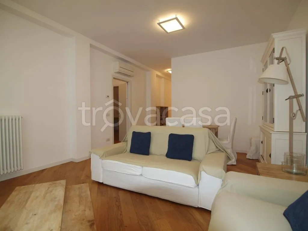 Elutuba - Fully Furnished Flat in Central Varese