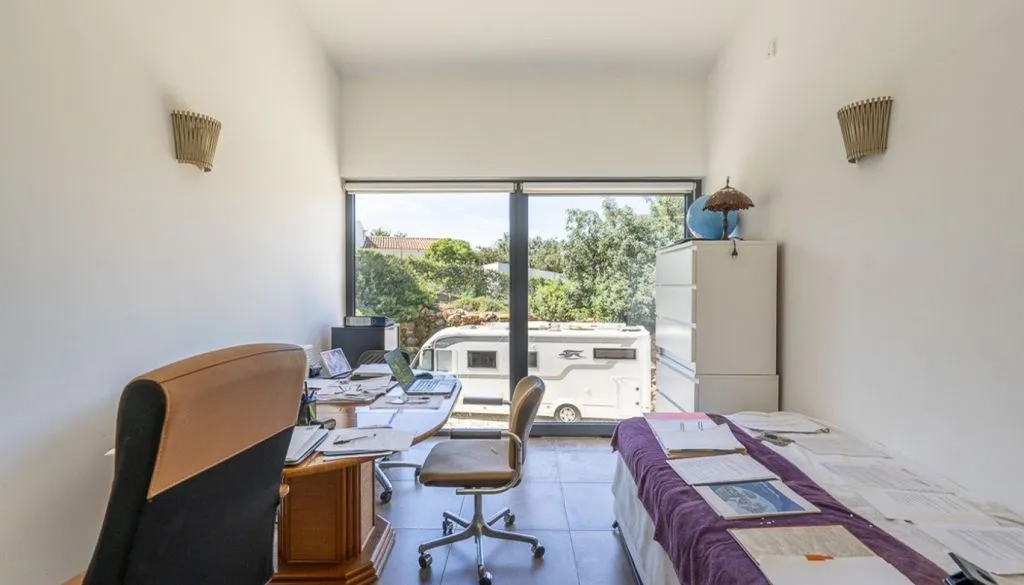 Kabinet - Luxury Hotel with Pool in Moncarapacho, Faro