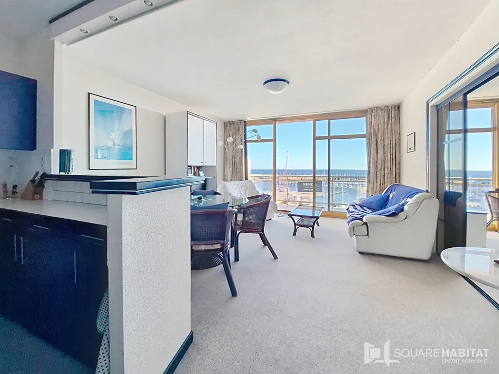Living Room - 3-Bed Apartment with Sea View in Quiberon