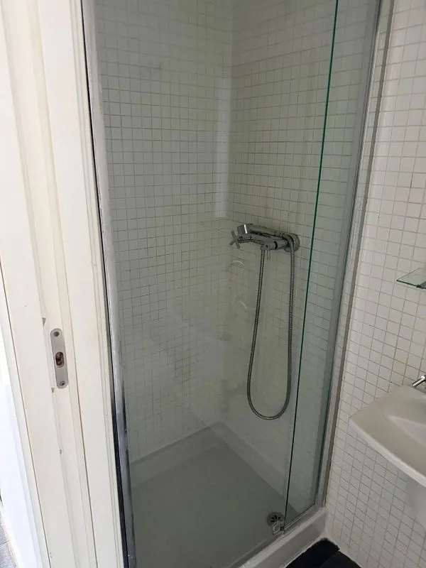 Bathrooms - Loft Duplex with Terrace in Ros Casares