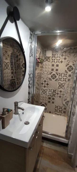 Bathrooms - Studio with Balcony in Cassis