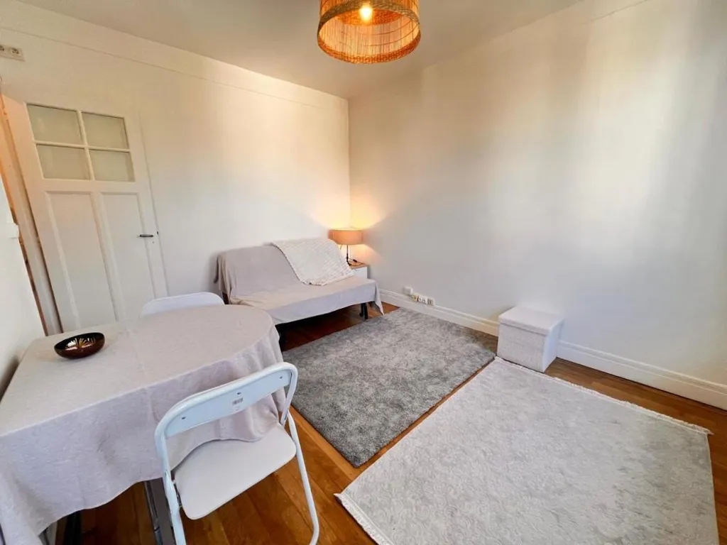 Elutuba - Studio with Balcony near RER C in Chaville