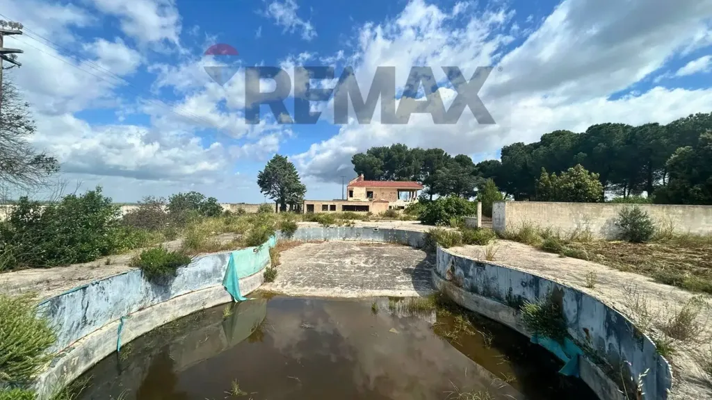 Bassein - Rustic Property with Large Garden in Adelfia