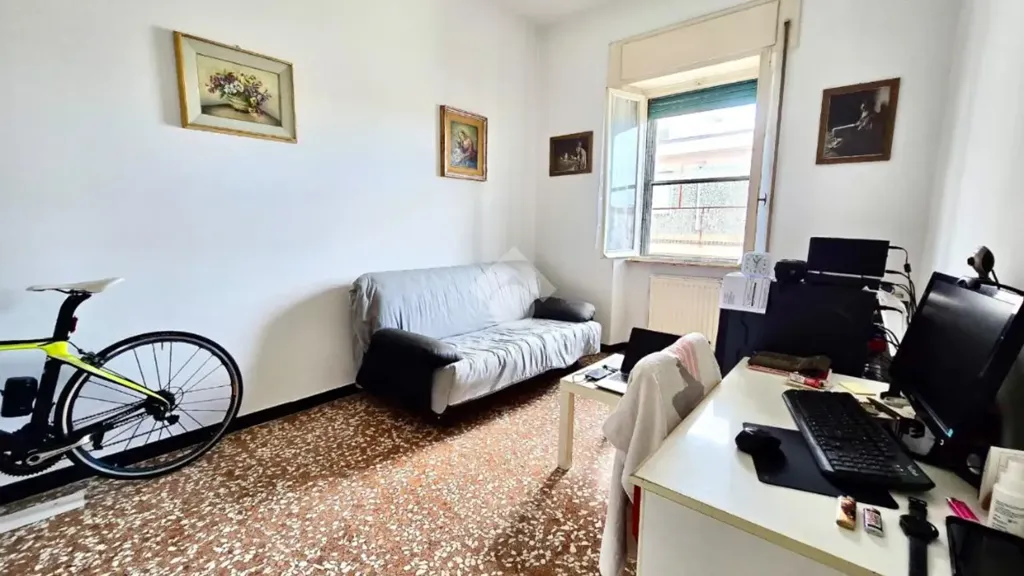 Bureau - Spacious Apartment with Panoramic Terrace in Albenga