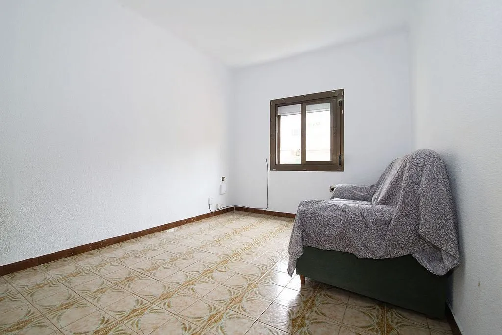 Pièces - Apartment with Elevator in Collblanc