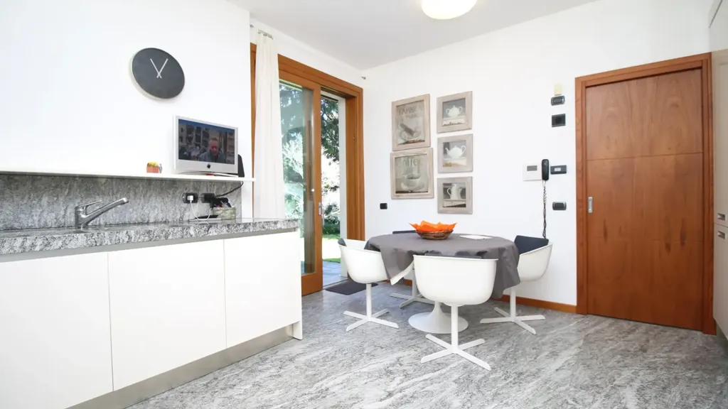 Sala da pranzo - Villa with Panoramic Views in Inverigo