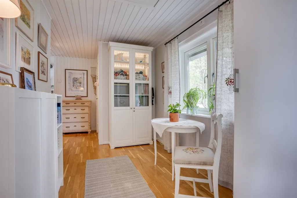 Sala da pranzo - Charming Bungalow with Garden near Umeå