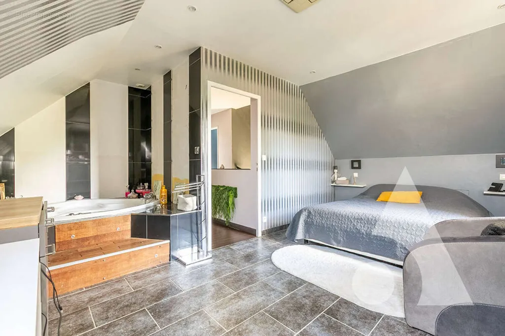 Chambres - Maison 6 pièces à Lassigny