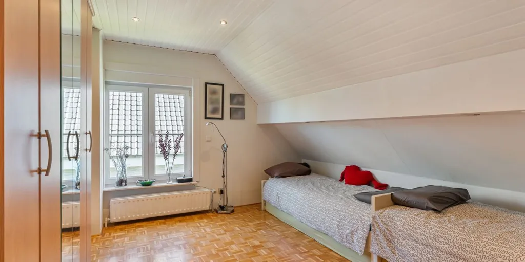 Chambres - Villa Rénovée avec Garage à Erps-Kwerps
